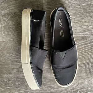 TOMS Slip-on Canvas Shoes